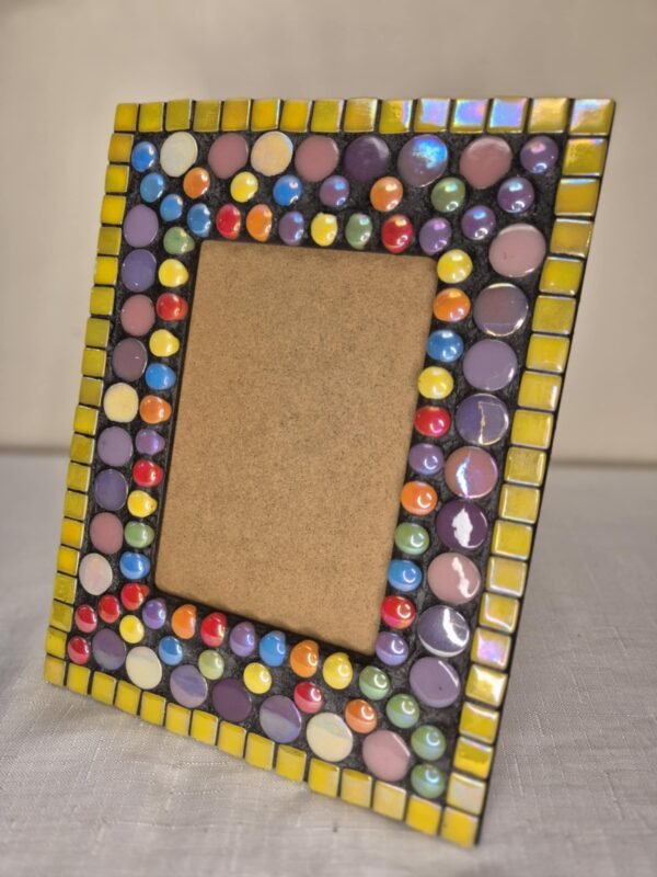 Colourful photo frame - Image 2