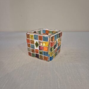 Tealight candle holder