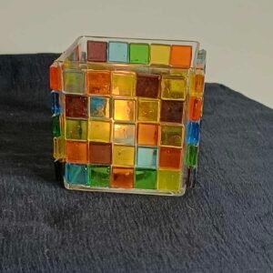 Tea light candle holder